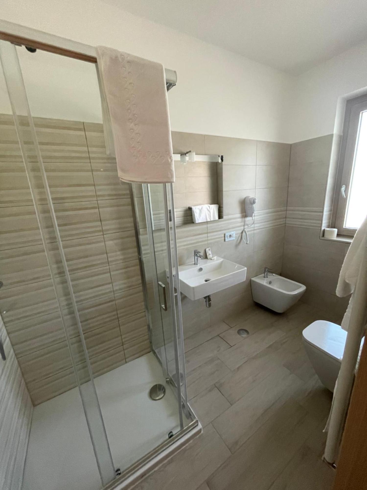 Fd Lorichella Hotell Lorica Eksteriør bilde