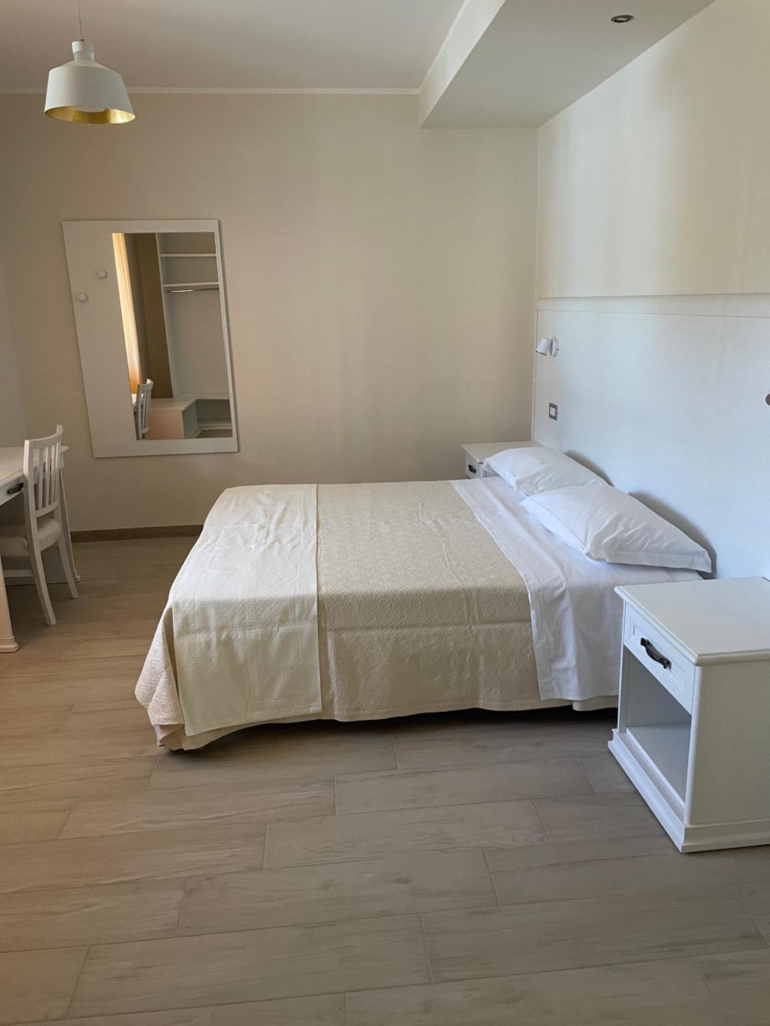 Fd Lorichella Hotell Lorica Eksteriør bilde