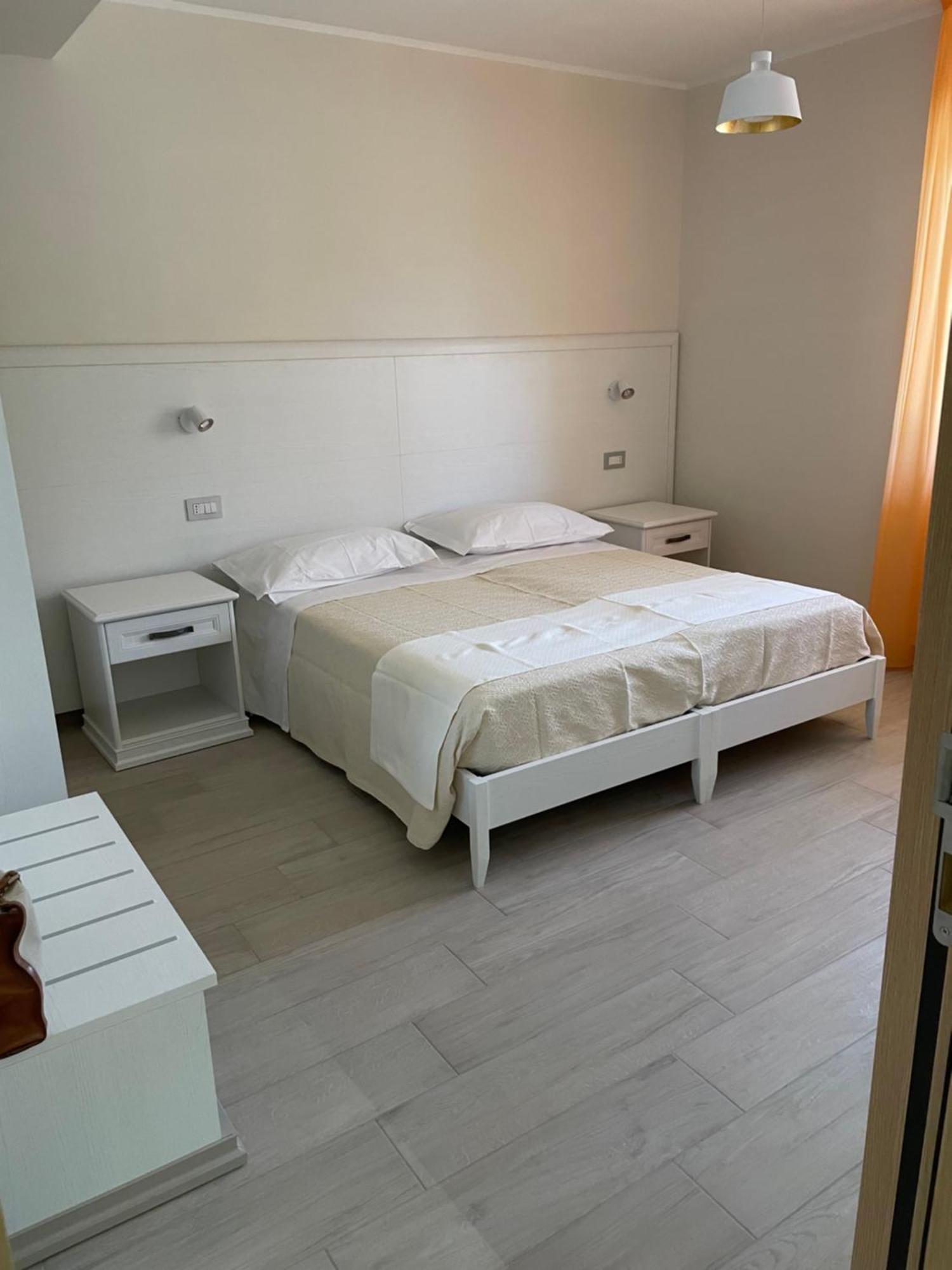 Fd Lorichella Hotell Lorica Eksteriør bilde