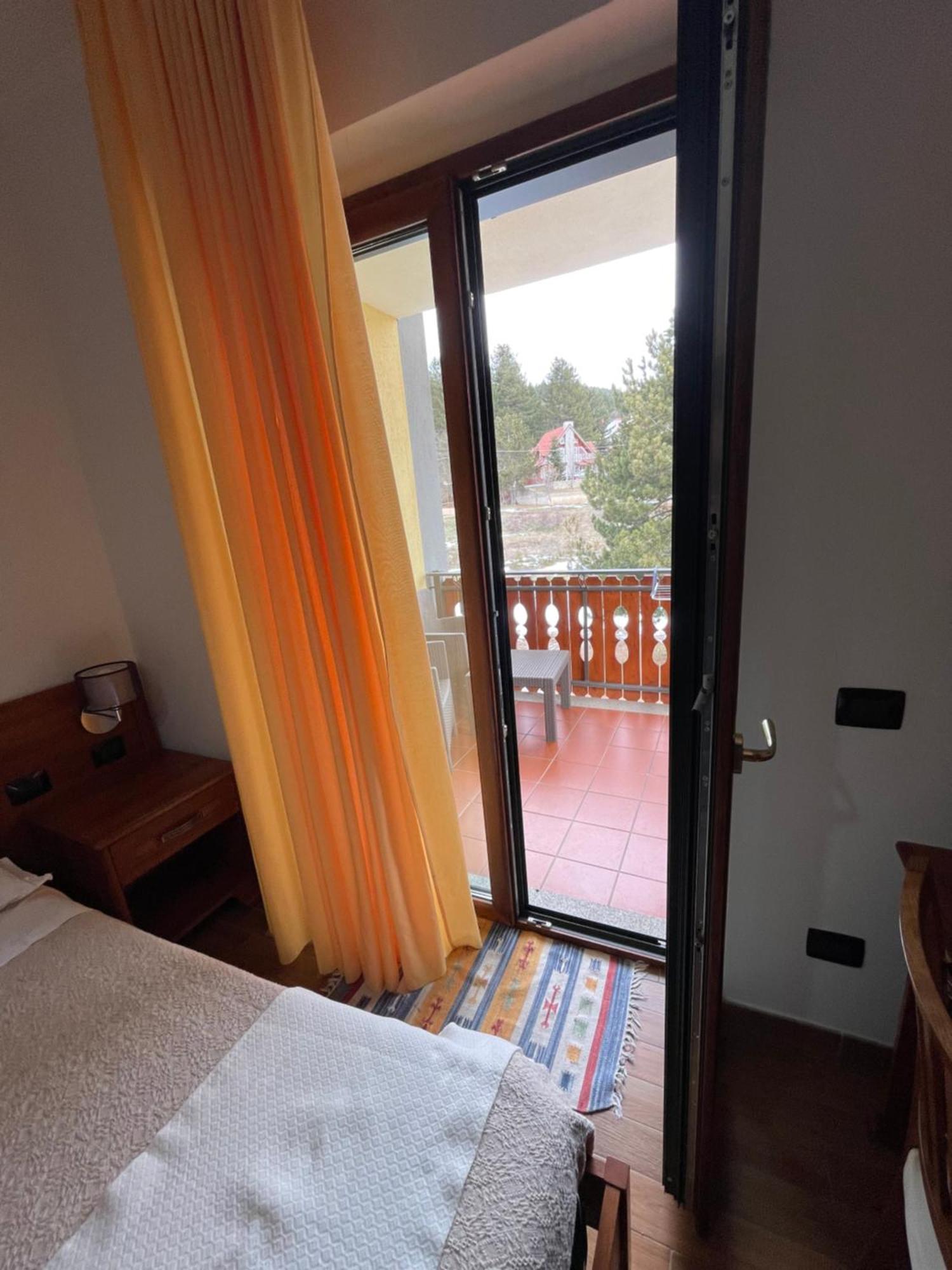 Fd Lorichella Hotell Lorica Eksteriør bilde