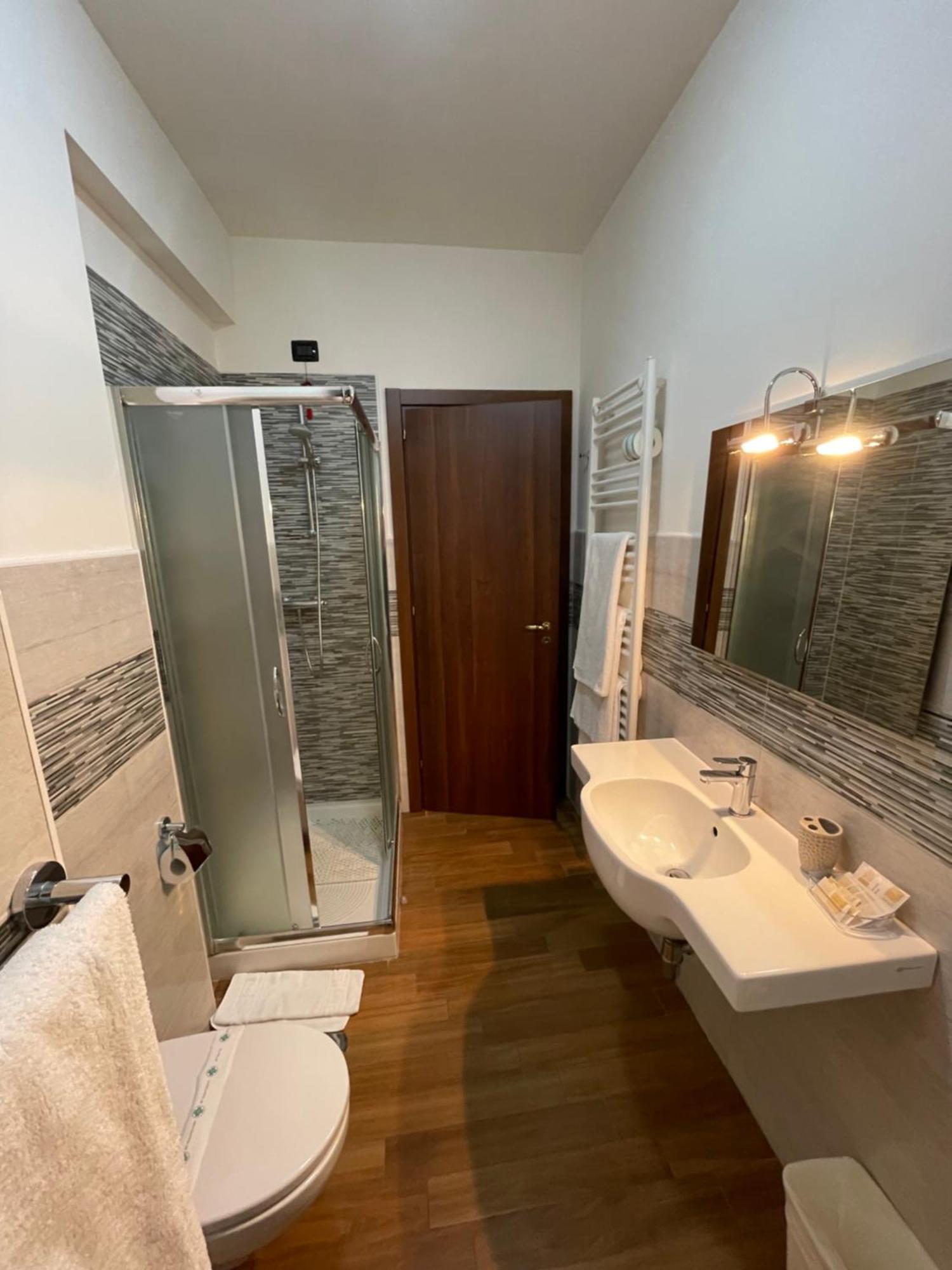 Fd Lorichella Hotell Lorica Eksteriør bilde