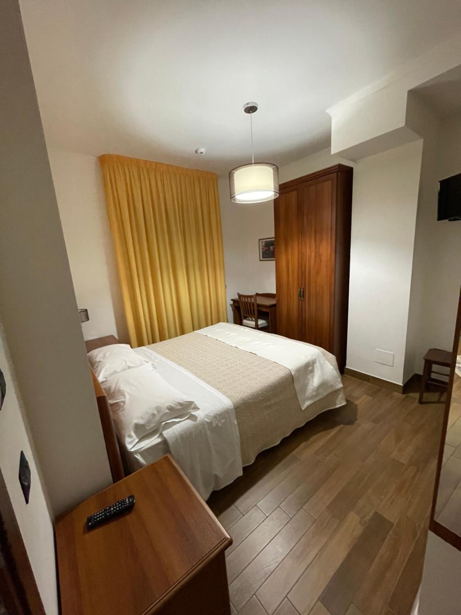 Fd Lorichella Hotell Lorica Eksteriør bilde